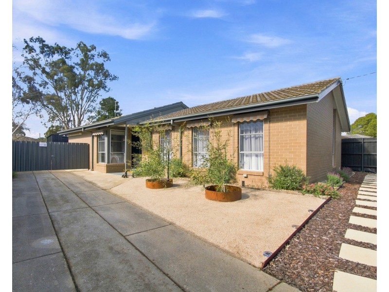 6 Chalmer Court, Sale VIC 3850