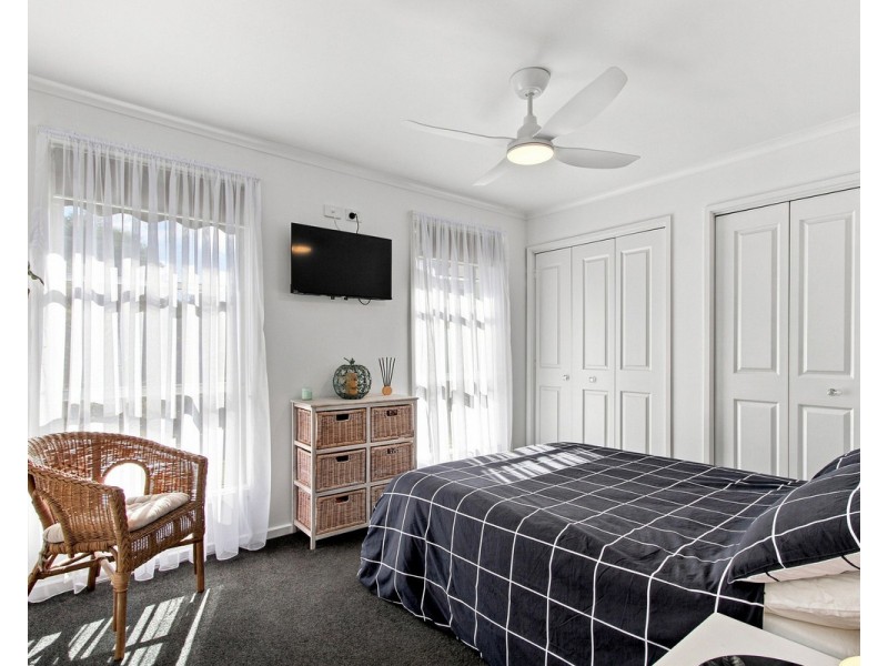 6 Chalmer Court, Sale VIC 3850