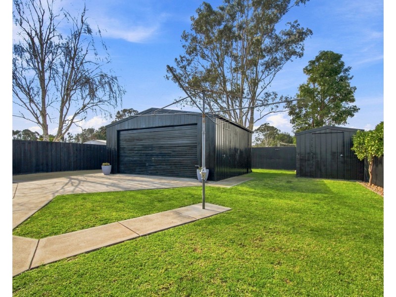 6 Chalmer Court, Sale VIC 3850