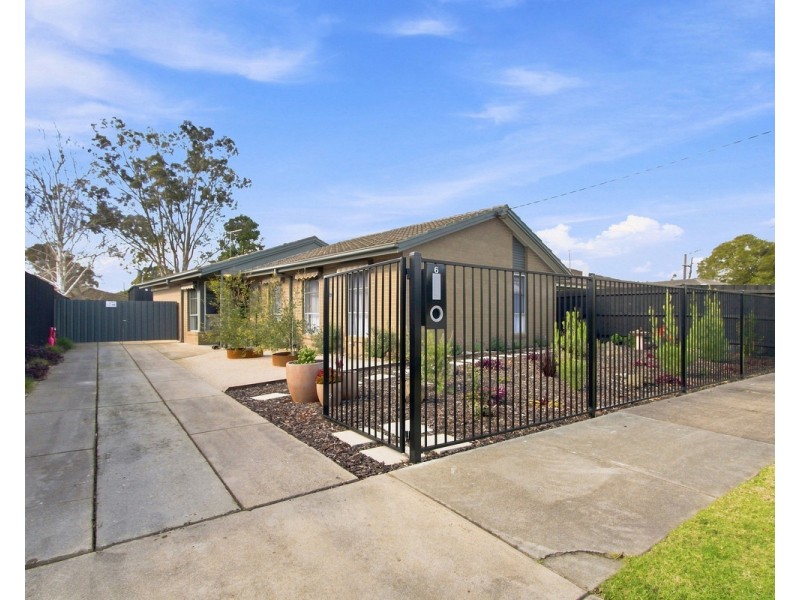 6 Chalmer Court, Sale VIC 3850