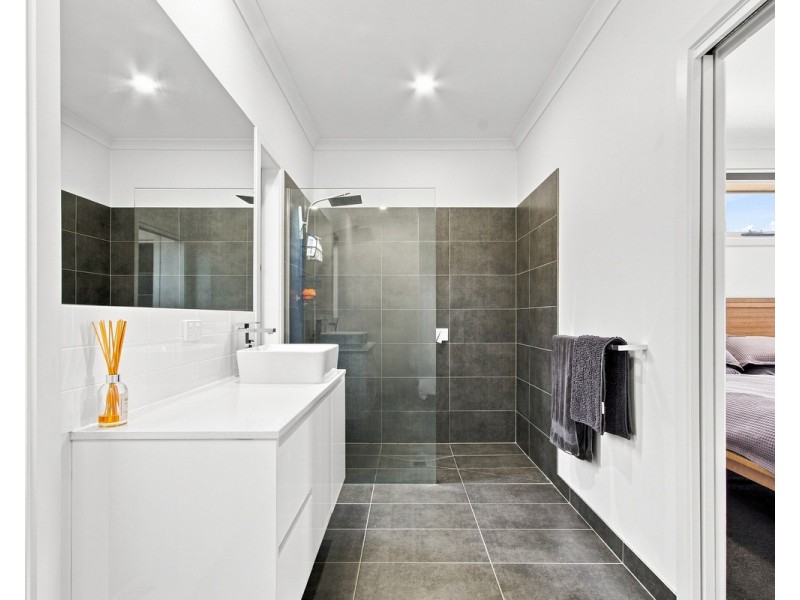 2 Lapwing Lane, Sale VIC 3850