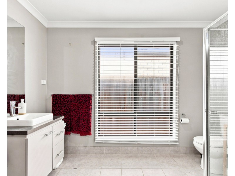 5 Billabong Avenue, Sale VIC 3850