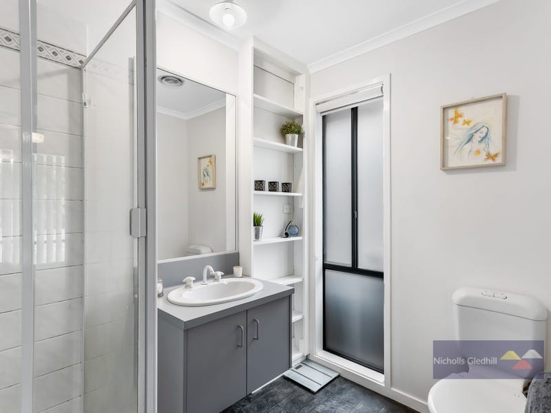 52 Strathaird Drive, Narre Warren South VIC 3805