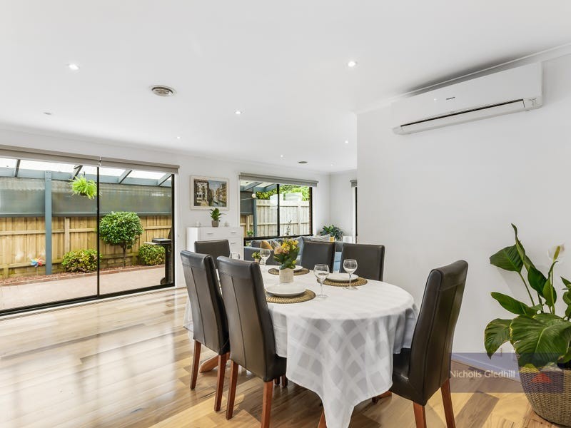 52 Strathaird Drive, Narre Warren South VIC 3805