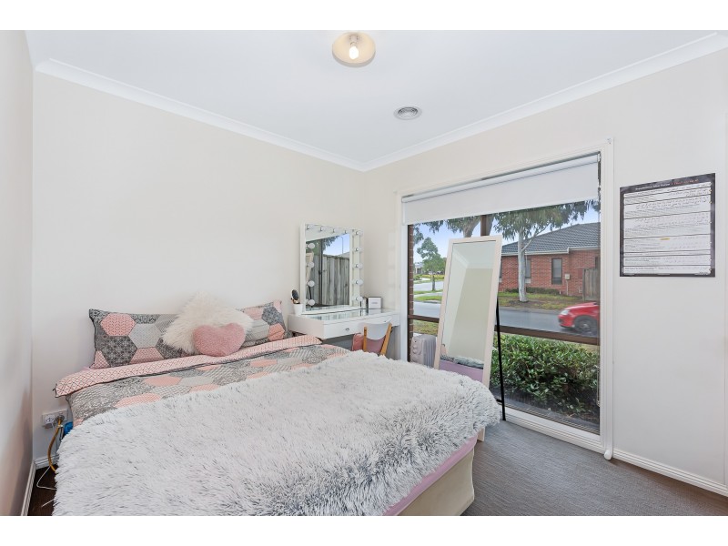 11 Frankland Street, Clyde North VIC 3978