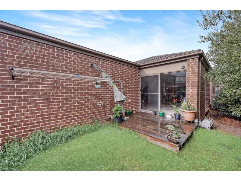 11 Frankland Street, Clyde North VIC 3978