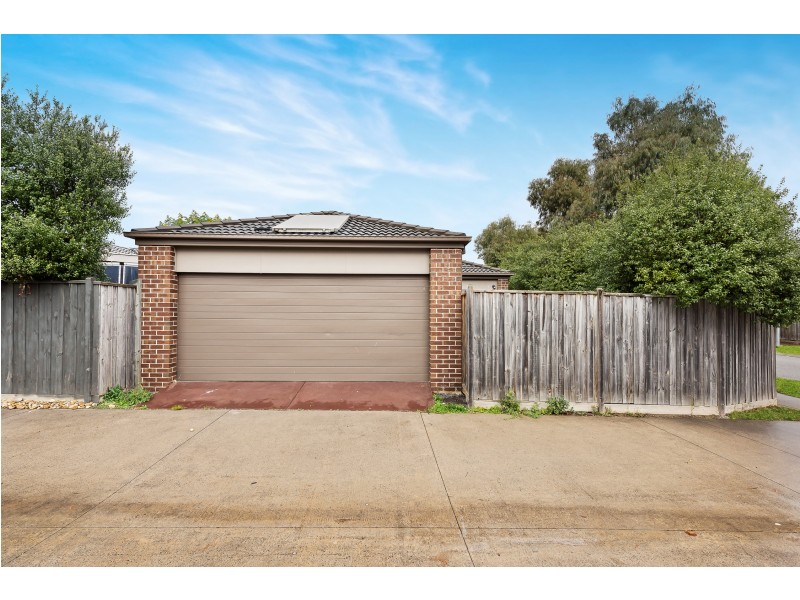 11 Frankland Street, Clyde North VIC 3978