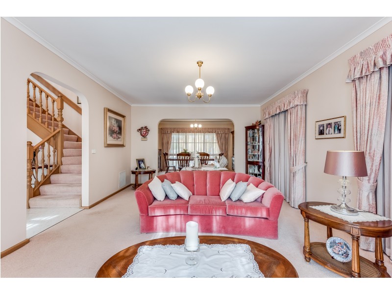 15 Armiston Court, Endeavour Hills VIC 3802