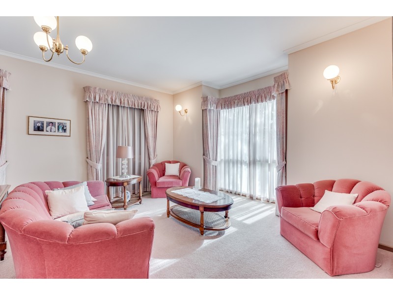 15 Armiston Court, Endeavour Hills VIC 3802