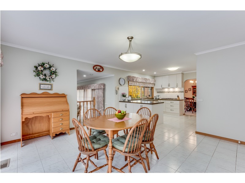 15 Armiston Court, Endeavour Hills VIC 3802