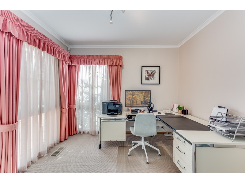 15 Armiston Court, Endeavour Hills VIC 3802