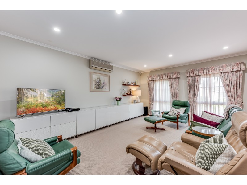 15 Armiston Court, Endeavour Hills VIC 3802