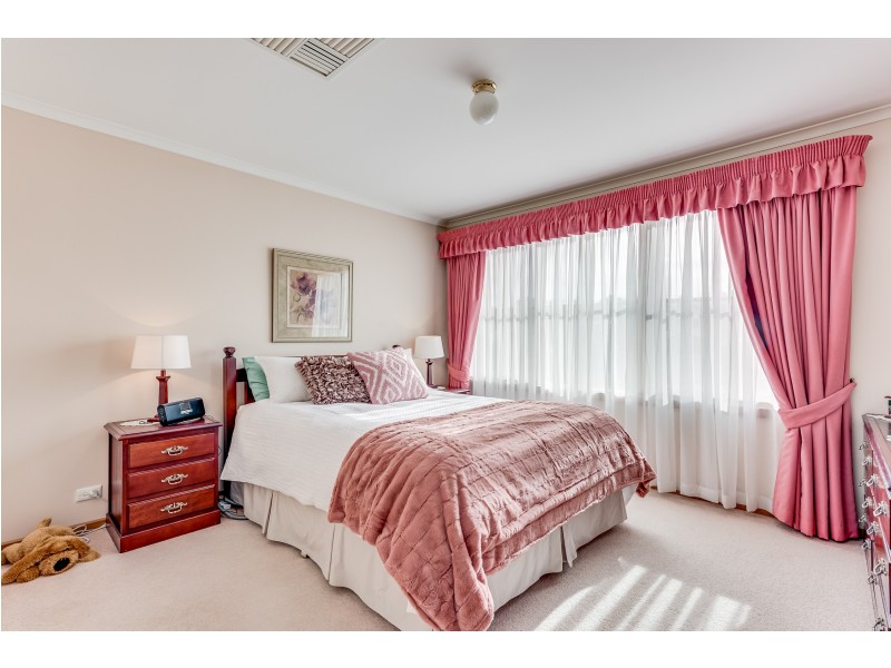 15 Armiston Court, Endeavour Hills VIC 3802