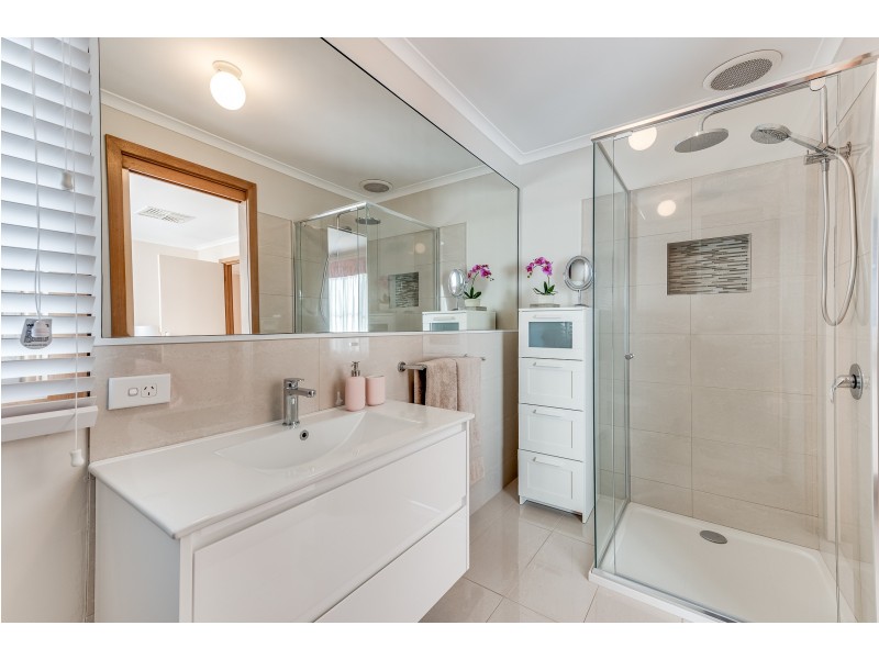 15 Armiston Court, Endeavour Hills VIC 3802