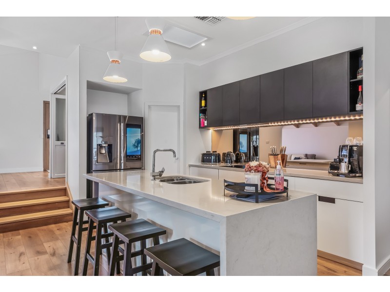 11 Conran Avenue, Endeavour Hills VIC 3802