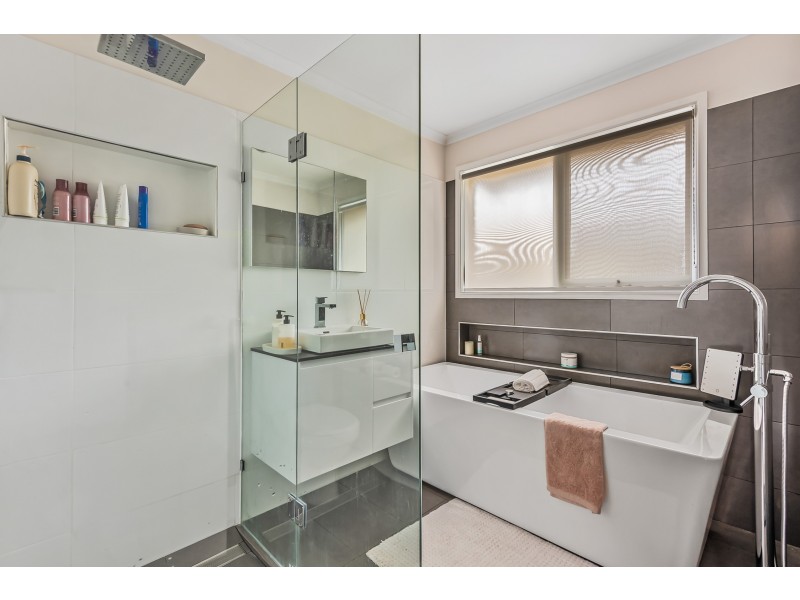 11 Conran Avenue, Endeavour Hills VIC 3802