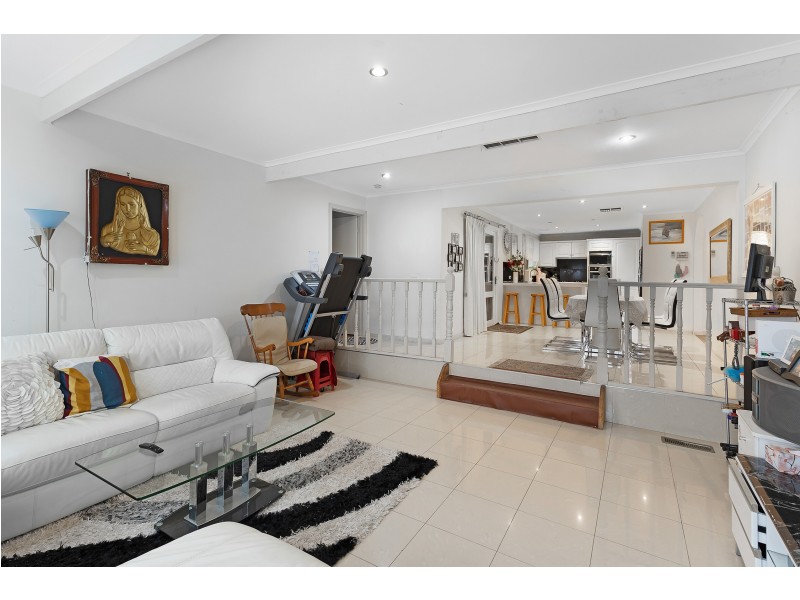 9 Waintree Court, Endeavour Hills VIC 3802