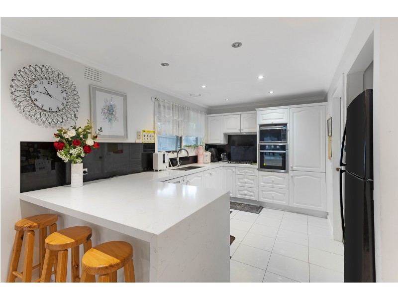 9 Waintree Court, Endeavour Hills VIC 3802