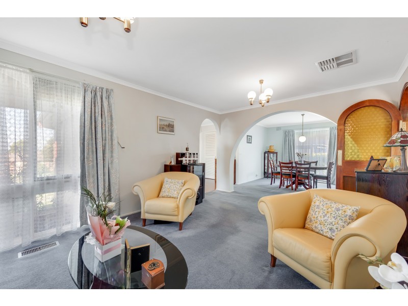 165 James Cook Drive, Endeavour Hills VIC 3802