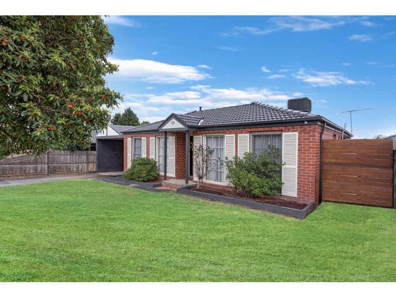 13 Rossiter Avenue, Endeavour Hills VIC 3802