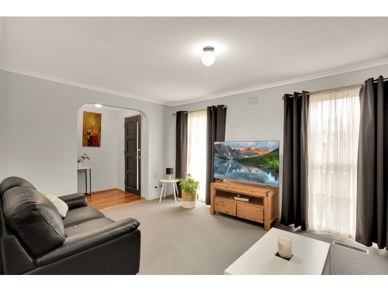 13 Rossiter Avenue, Endeavour Hills VIC 3802