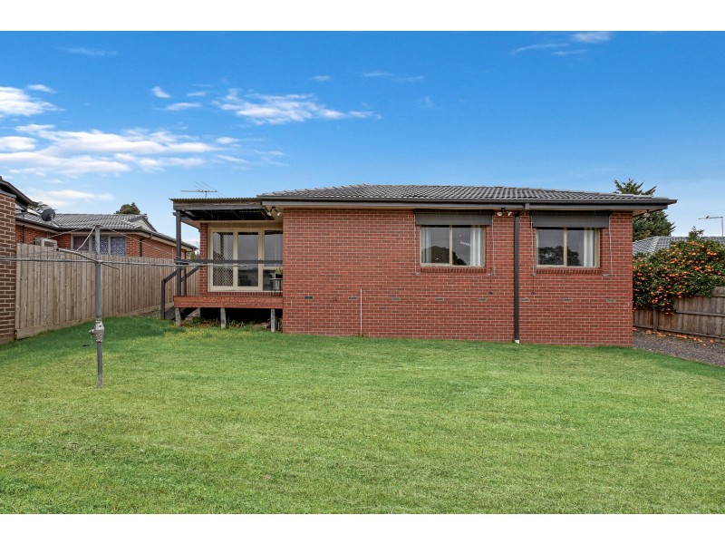 13 Rossiter Avenue, Endeavour Hills VIC 3802