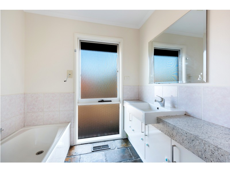 9 Gore Rise, Endeavour Hills VIC 3802