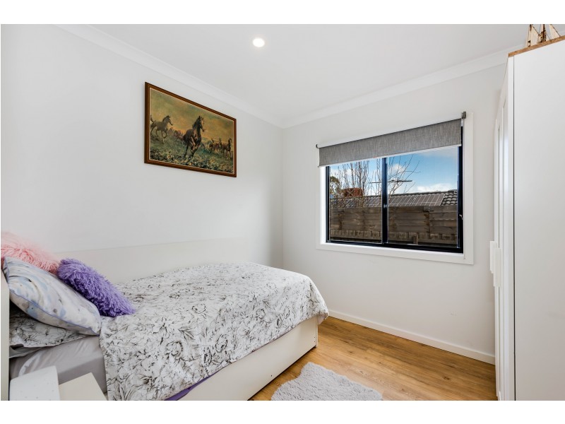 2/31 Isaac Smith Crescent, Endeavour Hills VIC 3802