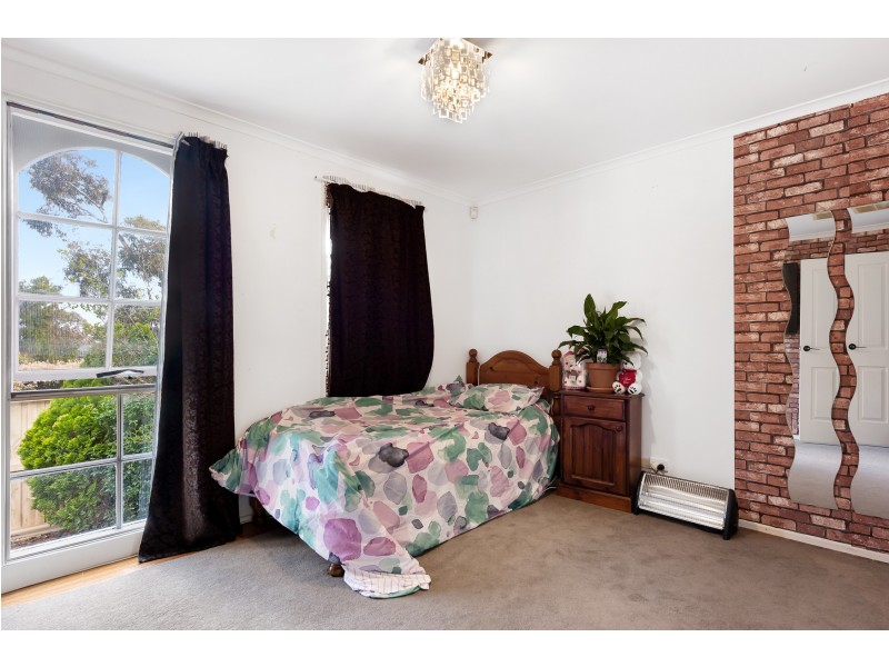 1 Manley Close, Endeavour Hills VIC 3802