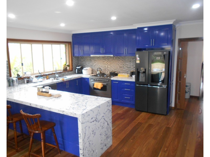 295 James Cook Drive, Endeavour Hills VIC 3802