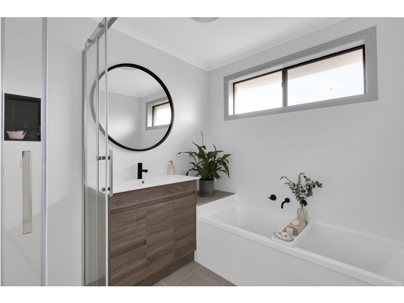 7 Nita Close, Narre Warren VIC 3805
