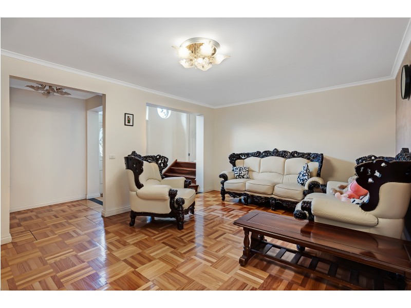 8 Waintree Court, Endeavour Hills VIC 3802