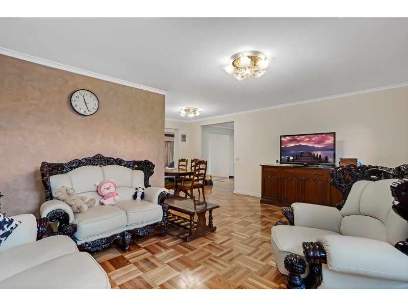 8 Waintree Court, Endeavour Hills VIC 3802