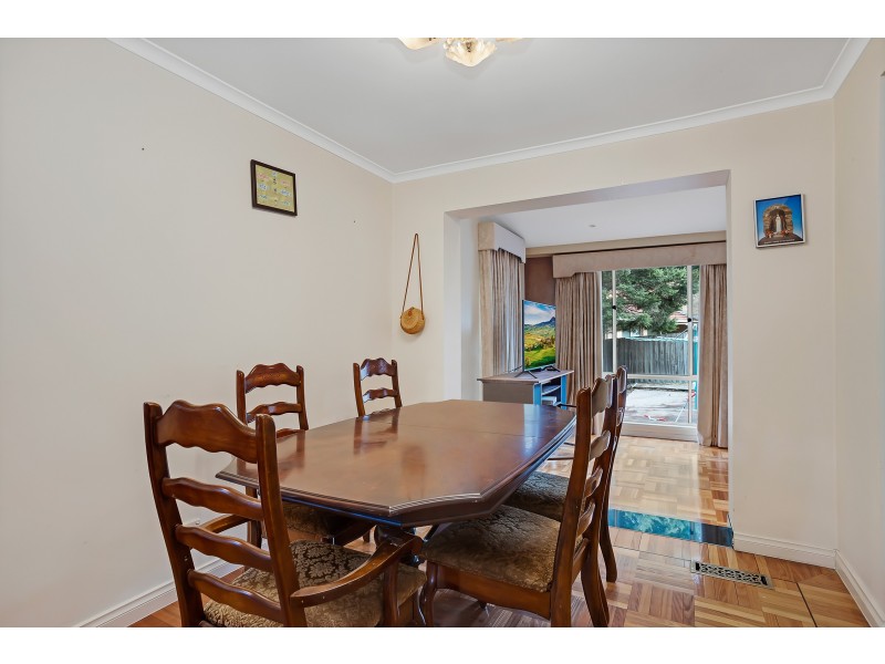 8 Waintree Court, Endeavour Hills VIC 3802