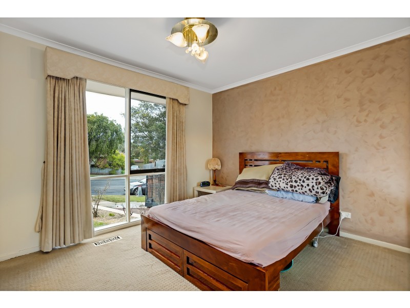 8 Waintree Court, Endeavour Hills VIC 3802