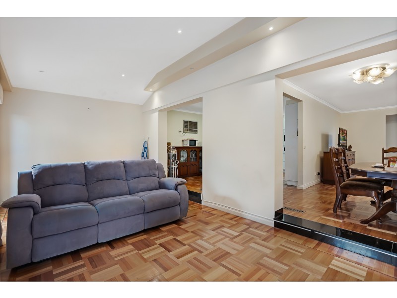 8 Waintree Court, Endeavour Hills VIC 3802