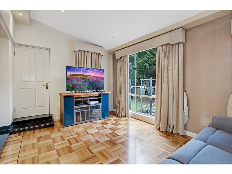 8 Waintree Court, Endeavour Hills VIC 3802