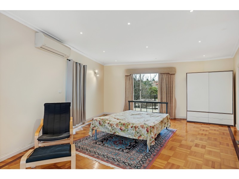 8 Waintree Court, Endeavour Hills VIC 3802