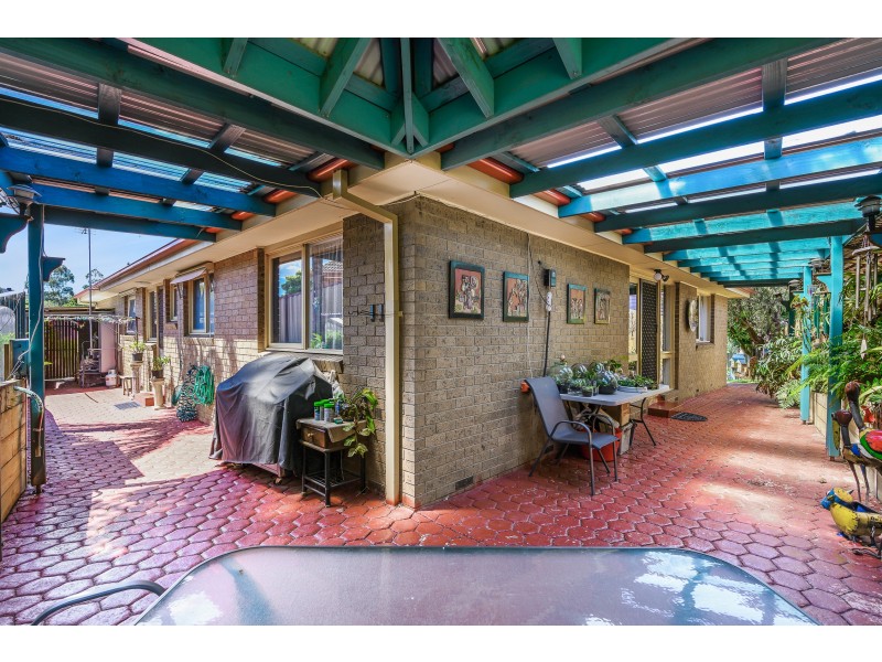 4 Poole Court, Endeavour Hills VIC 3802