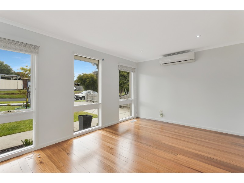 1/15 Rossiter Avenue, Endeavour Hills VIC 3802