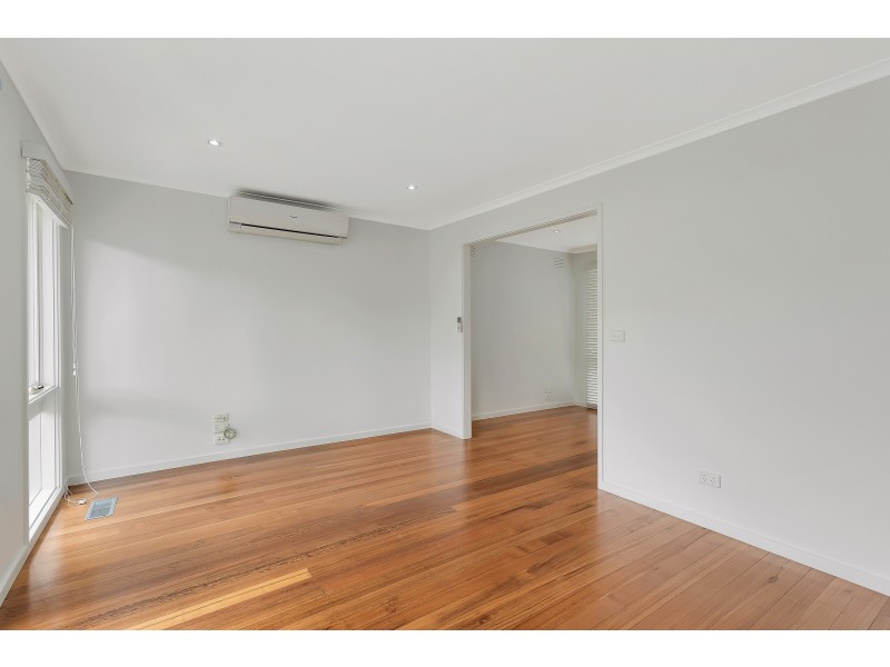 1/15 Rossiter Avenue, Endeavour Hills VIC 3802