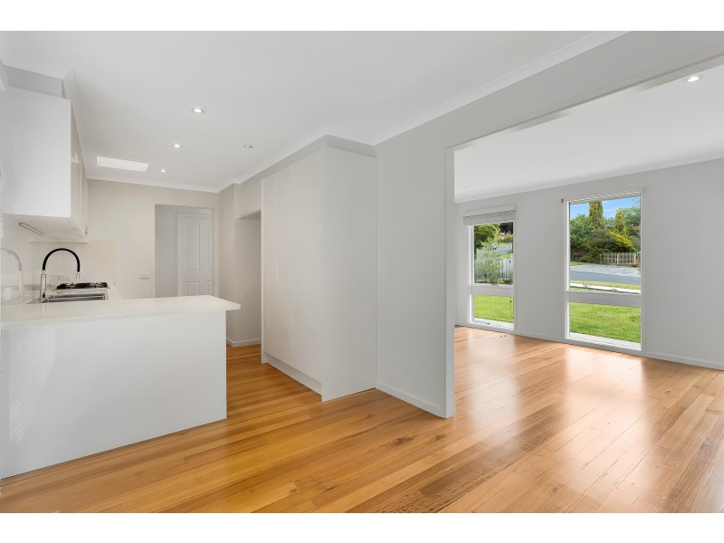 1/15 Rossiter Avenue, Endeavour Hills VIC 3802