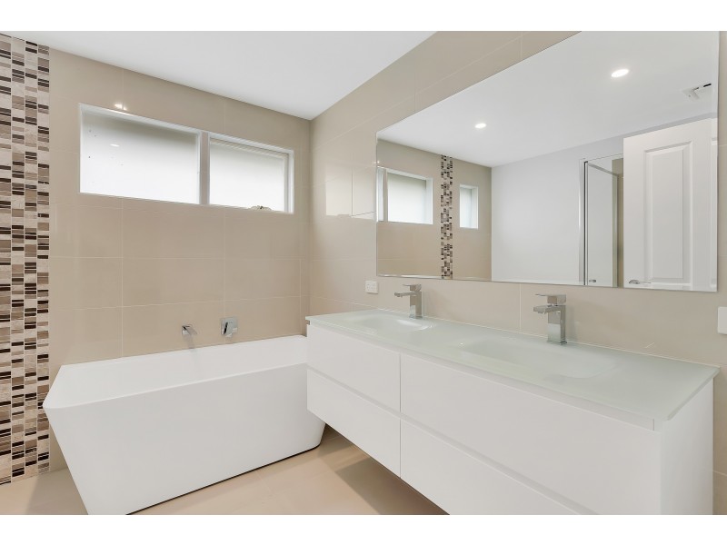 1/15 Rossiter Avenue, Endeavour Hills VIC 3802