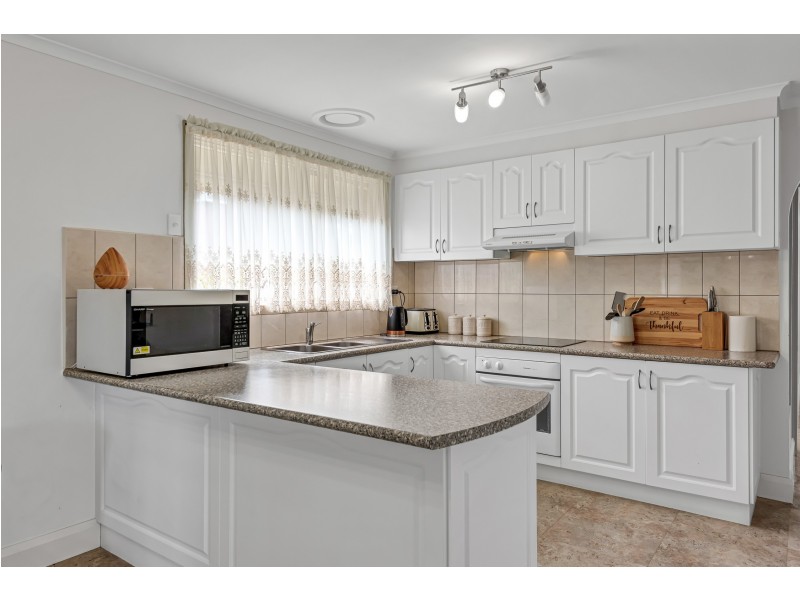 7 Oxley Way, Endeavour Hills VIC 3802