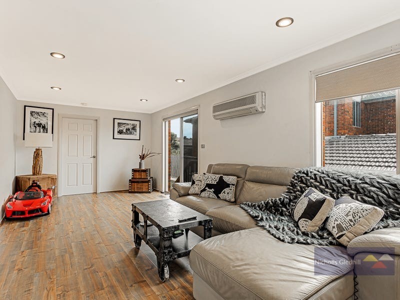 26 Edward Freeth Drive, Endeavour Hills VIC 3802