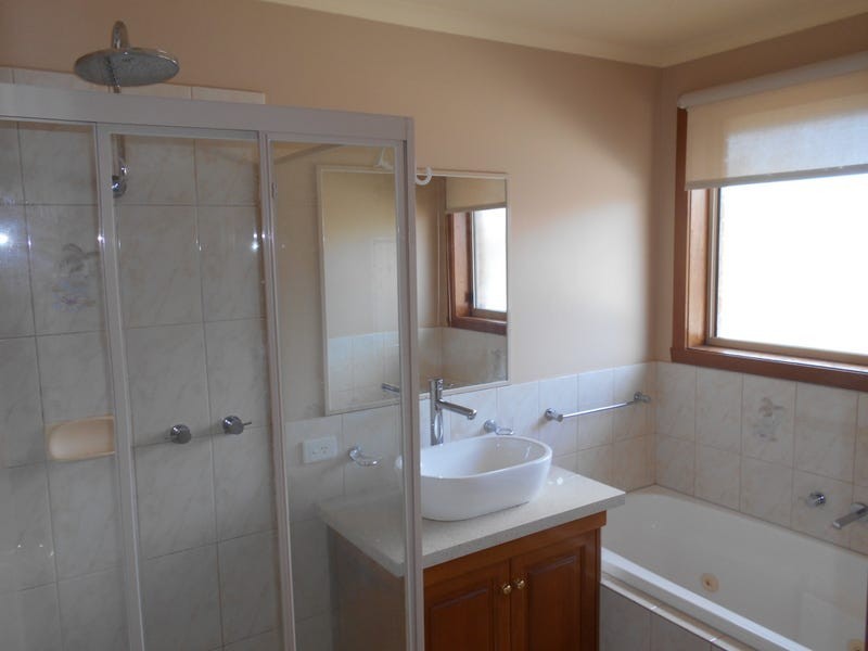 1 Reynolds Court, Endeavour Hills VIC 3802