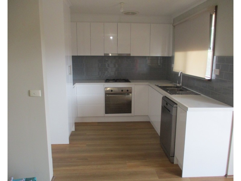 1/2 Reed Court, Endeavour Hills VIC 3802