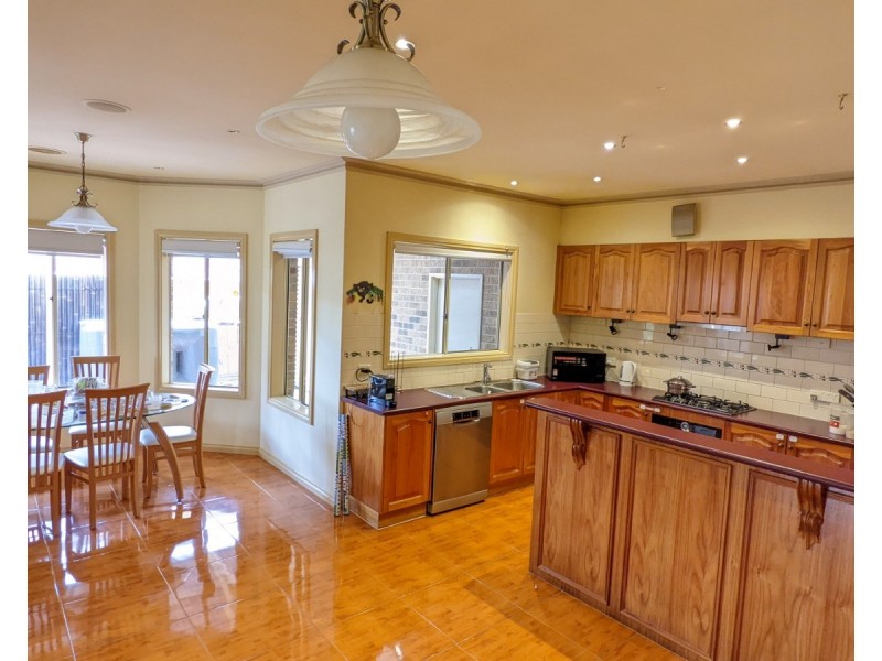 5 Blake Street, Berwick VIC 3806