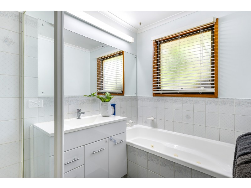 4 Dawson Court, Endeavour Hills VIC 3802