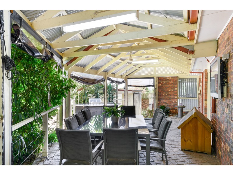 4 Dawson Court, Endeavour Hills VIC 3802